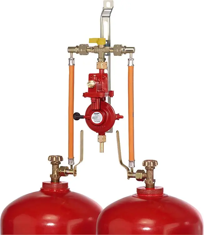 Zweiflaschenanlage Doppel-Umschaltventil 4kg/h 50mbar für Flaschen 33kg Wochenendangebot